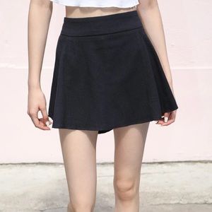 Brandy Melville skort